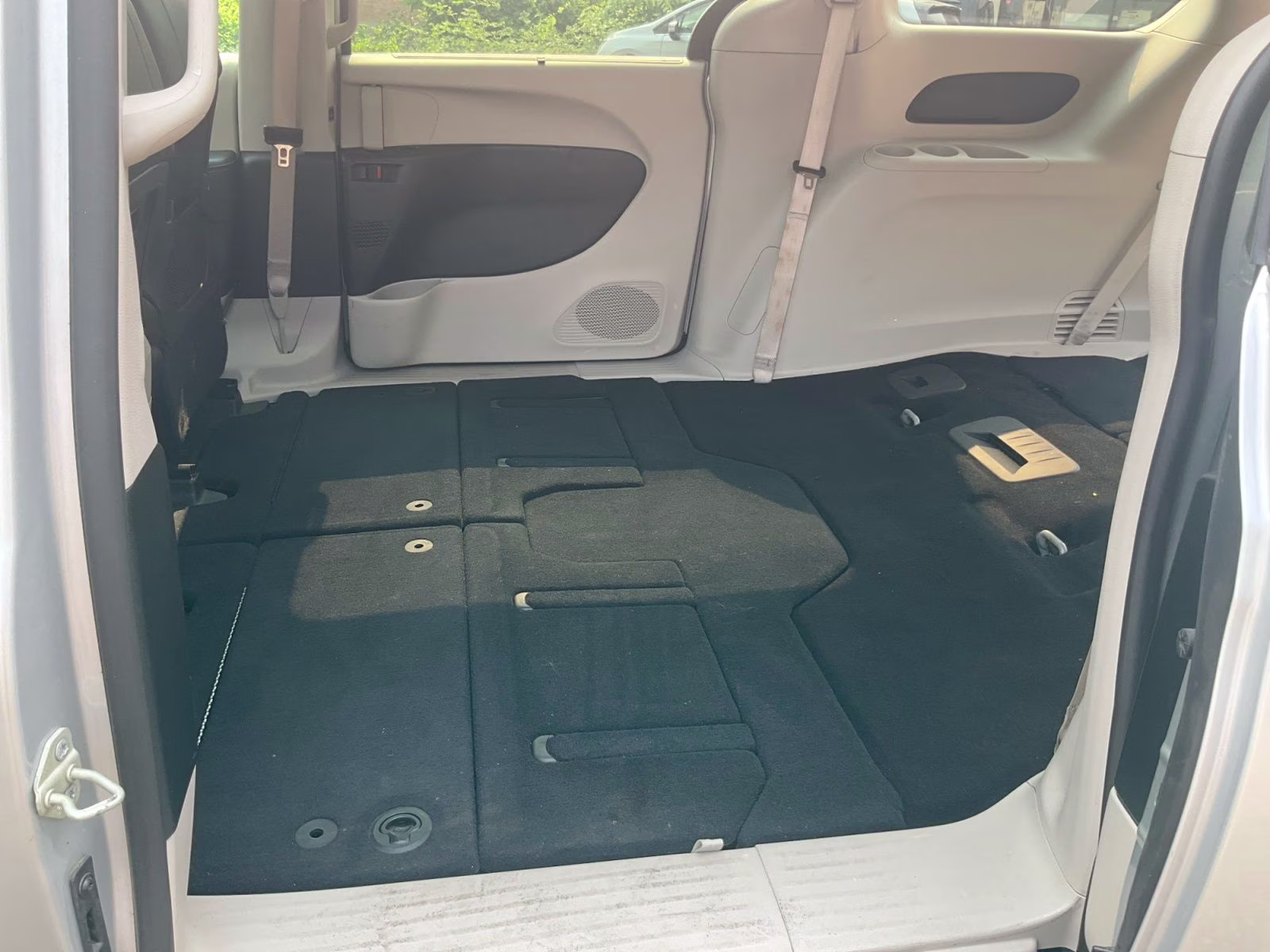 2024 Silver Mist Clearcoat Chrysler Pacifica Touring L FWD Van