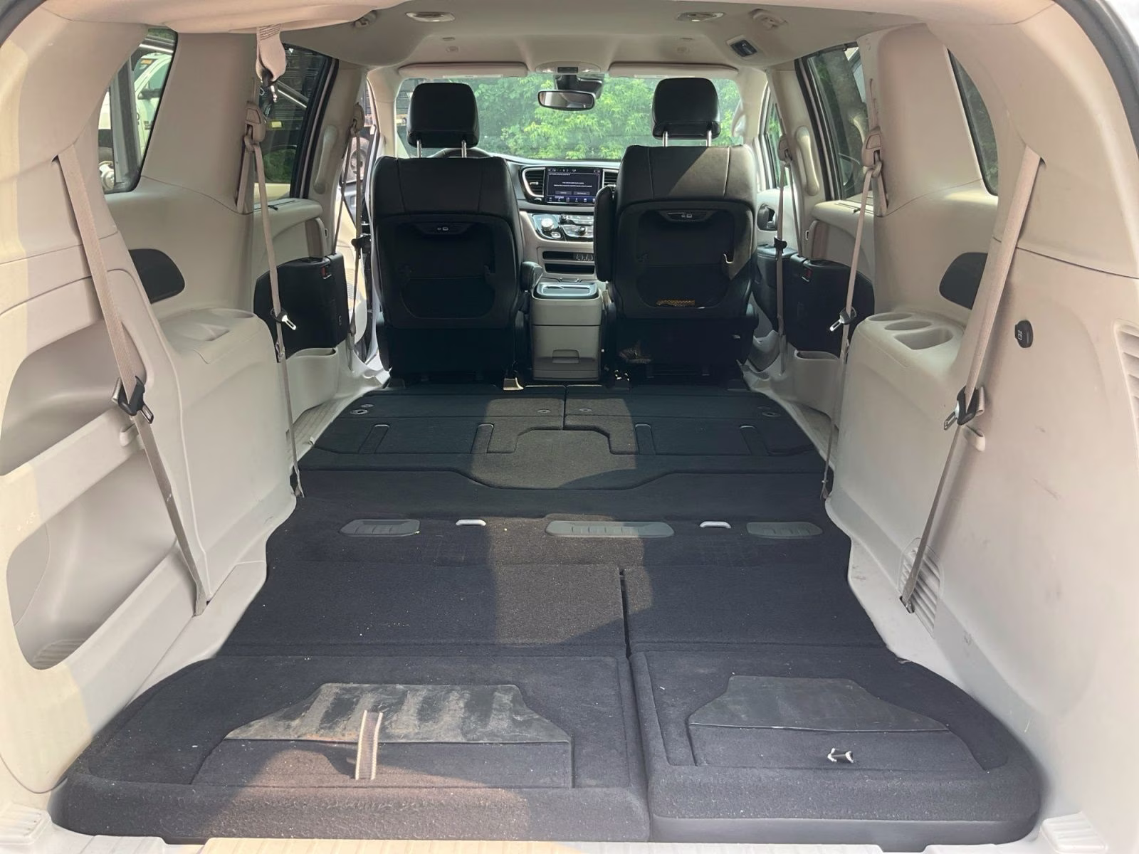2024 Silver Mist Clearcoat Chrysler Pacifica Touring L FWD Van