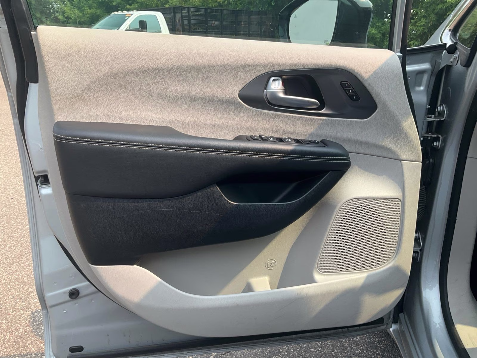 2024 Silver Mist Clearcoat Chrysler Pacifica Touring L FWD Van
