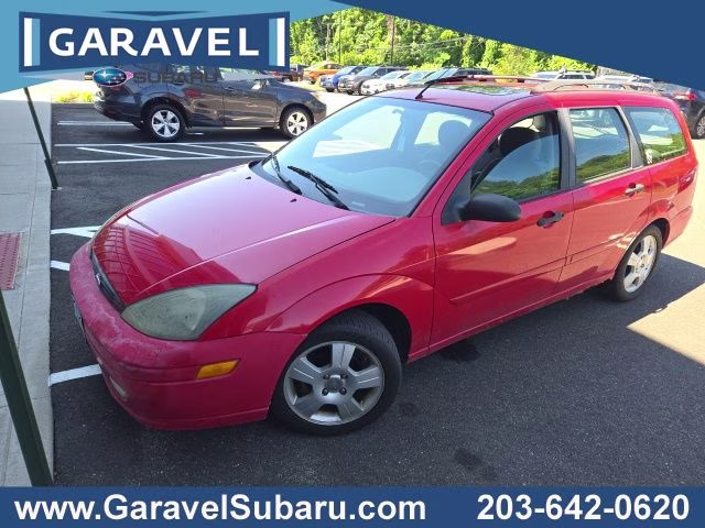 2003 Red Ford Focus FWD Crossover