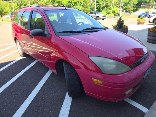 2003 Red Ford Focus FWD Crossover