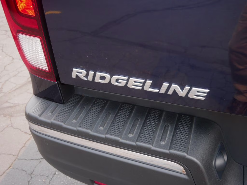 2020 Obsidian Blue Pearl Honda Ridgeline RTL AWD Truck