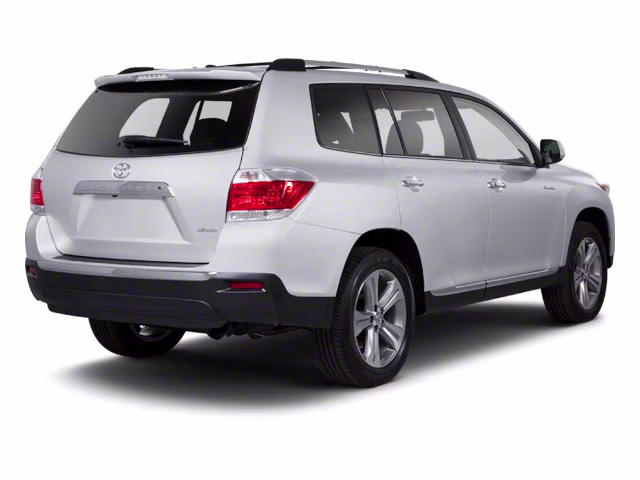 2013 Silver Toyota Highlander Base Plus V6 AWD SUV