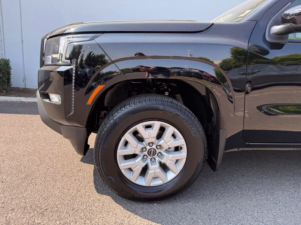 2023 Super Black Nissan Frontier SV 4X4 Truck