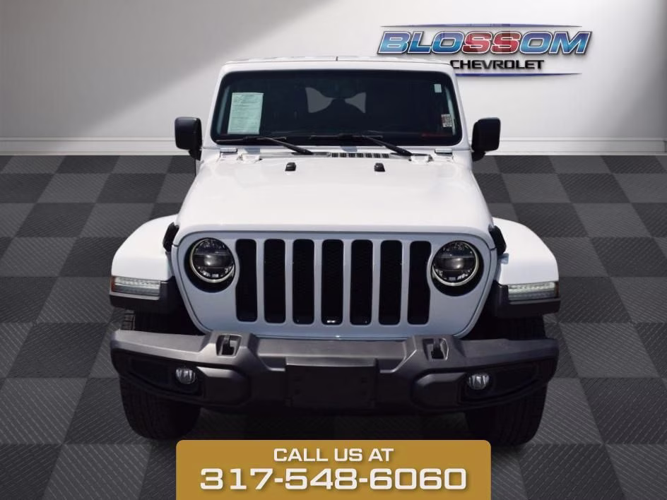 2020 Bright White Clearcoat Jeep Wrangler Unlimited Sahara Altitude 4X4 SUV