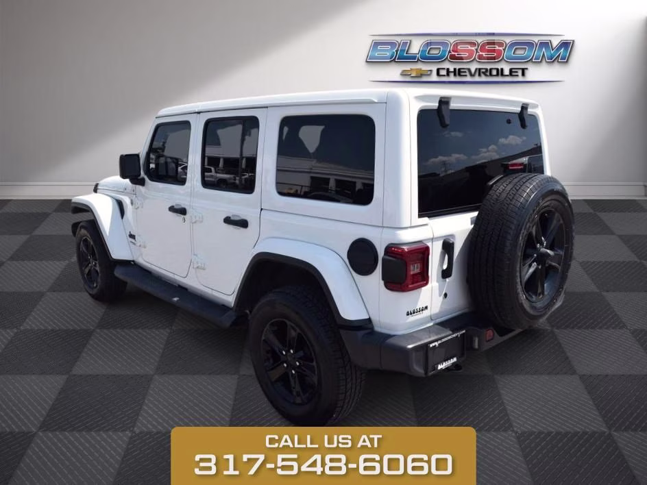 2020 Bright White Clearcoat Jeep Wrangler Unlimited Sahara Altitude 4X4 SUV