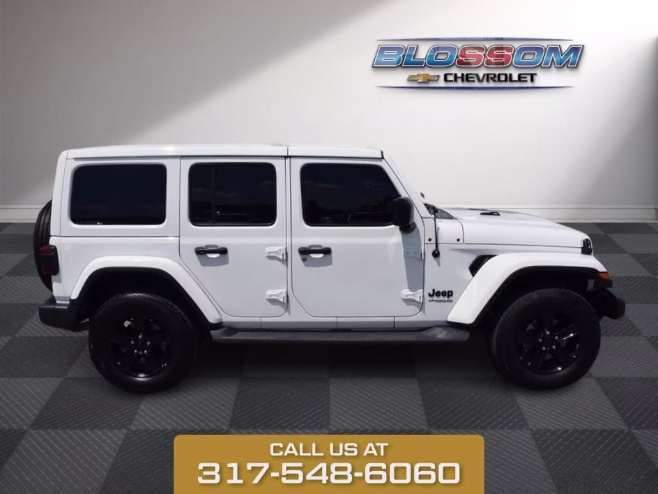2020 Bright White Clearcoat Jeep Wrangler Unlimited Sahara Altitude 4X4 SUV