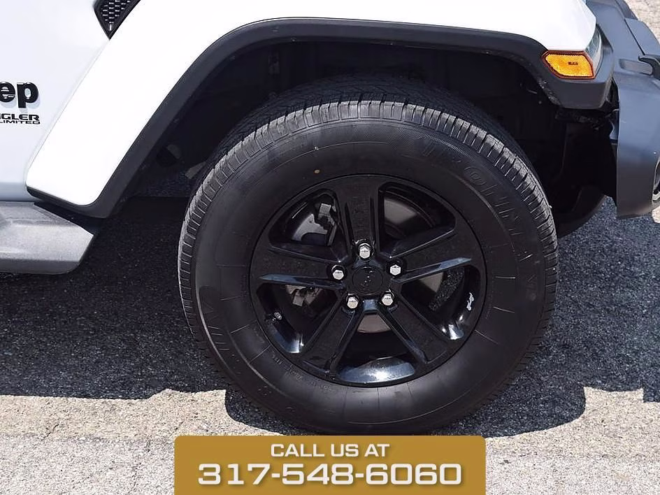 2020 Bright White Clearcoat Jeep Wrangler Unlimited Sahara Altitude 4X4 SUV