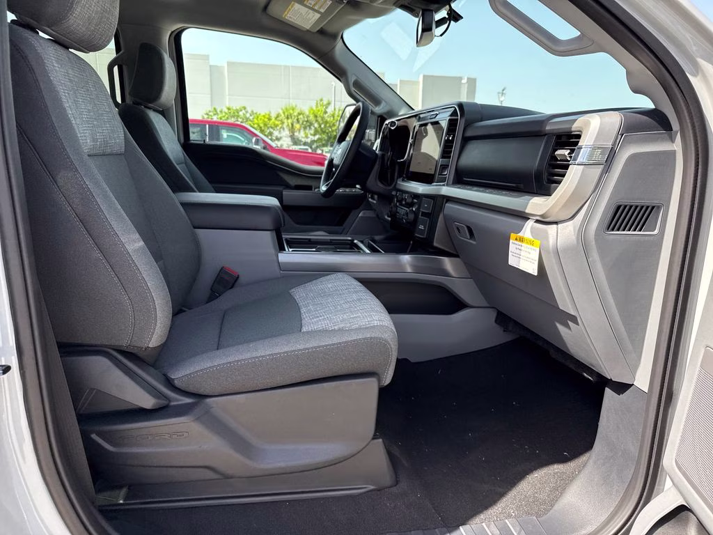 2026 Avalanche Ford Super Duty F-250 SRW XLT 4X4 Truck