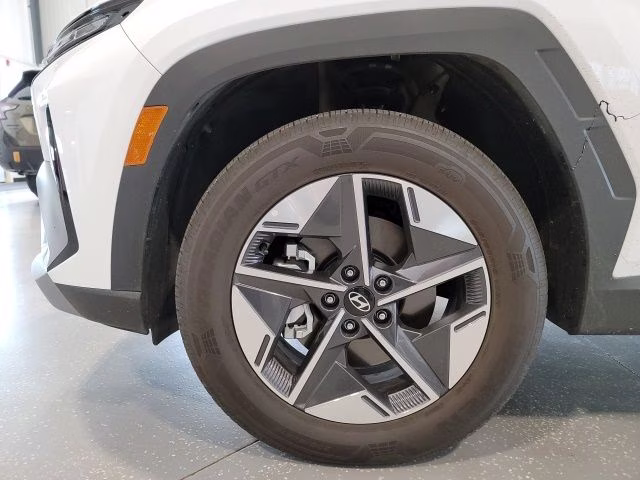 2025 Creamy White Pearl Hyundai Tucson Hybrid SEL Convenience AWD SUV