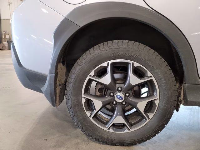 2018 Ice Silver Metallic Subaru Crosstrek 2.0i Premium AWD SUV