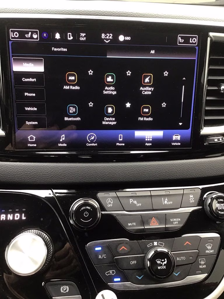 2023 Brilliant Black Crystal Pearlcoat Chrysler Pacifica Touring L FWD Van