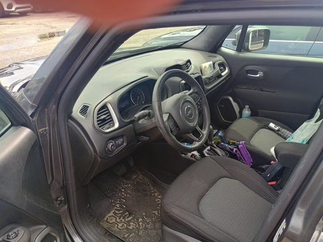 2021 Granite Crystal Metallic Clearcoat Jeep Renegade Latitude FWD SUV
