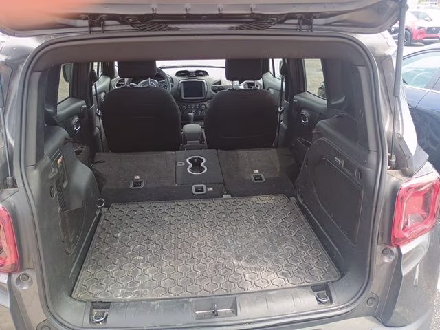 2021 Granite Crystal Metallic Clearcoat Jeep Renegade Latitude FWD SUV
