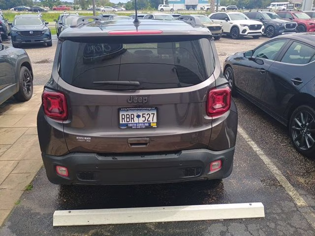 2021 Granite Crystal Metallic Clearcoat Jeep Renegade Latitude FWD SUV