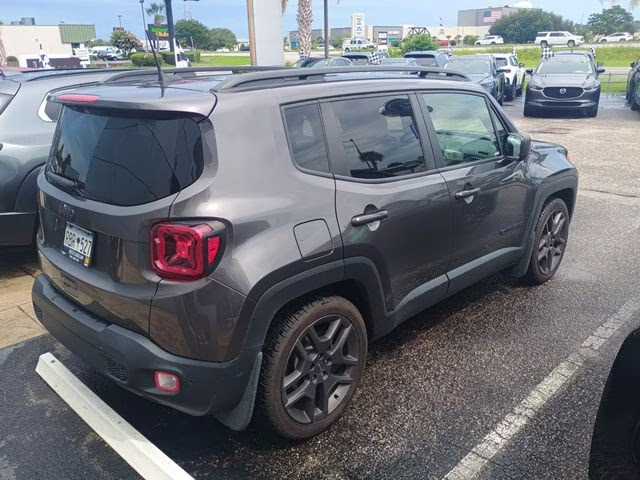 2021 Granite Crystal Metallic Clearcoat Jeep Renegade Latitude FWD SUV