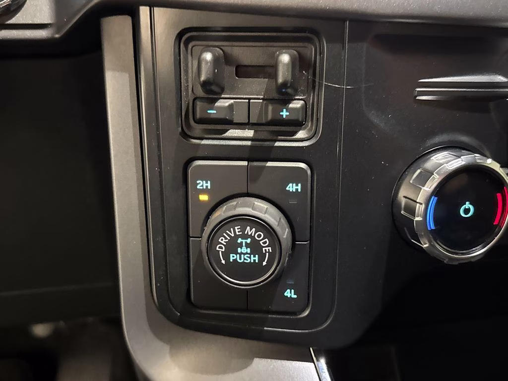 2025 Antimatter Blue Metallic Ford F-150 XLT 4X4 Truck