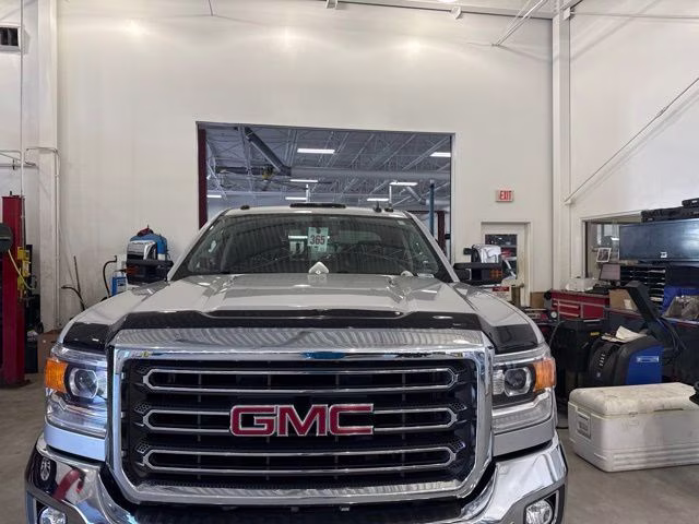2015 Quicksilver Metallic GMC Sierra 2500HD SLT 4X4 Truck