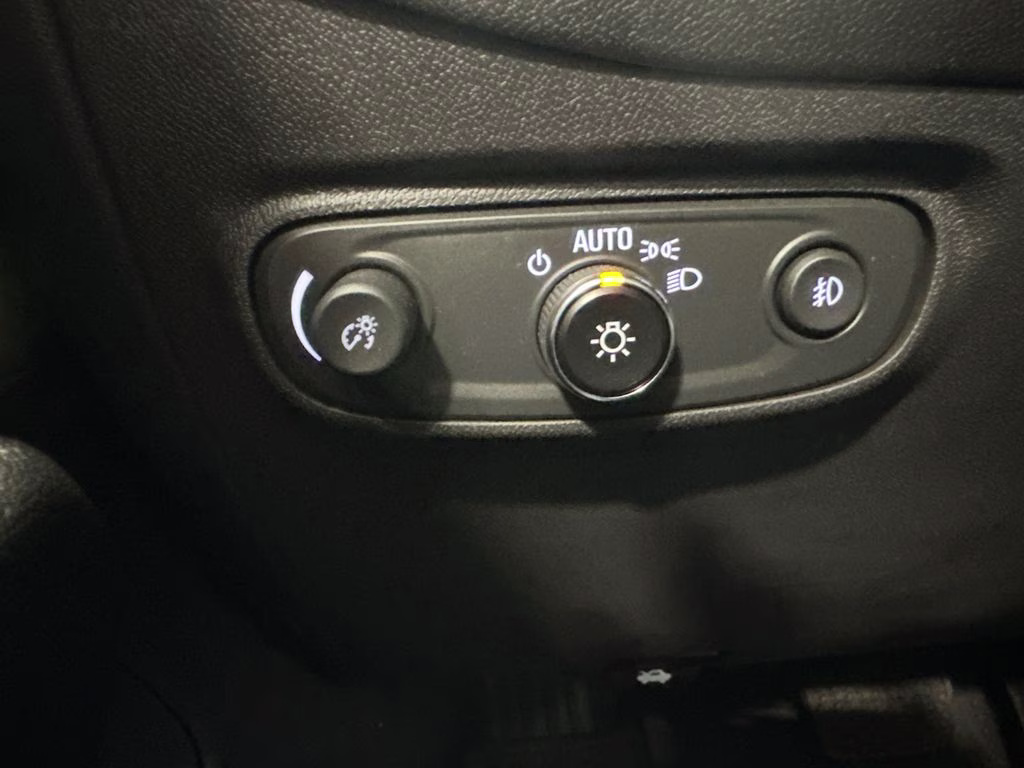 2023 Summit White Chevrolet Equinox Premier AWD SUV