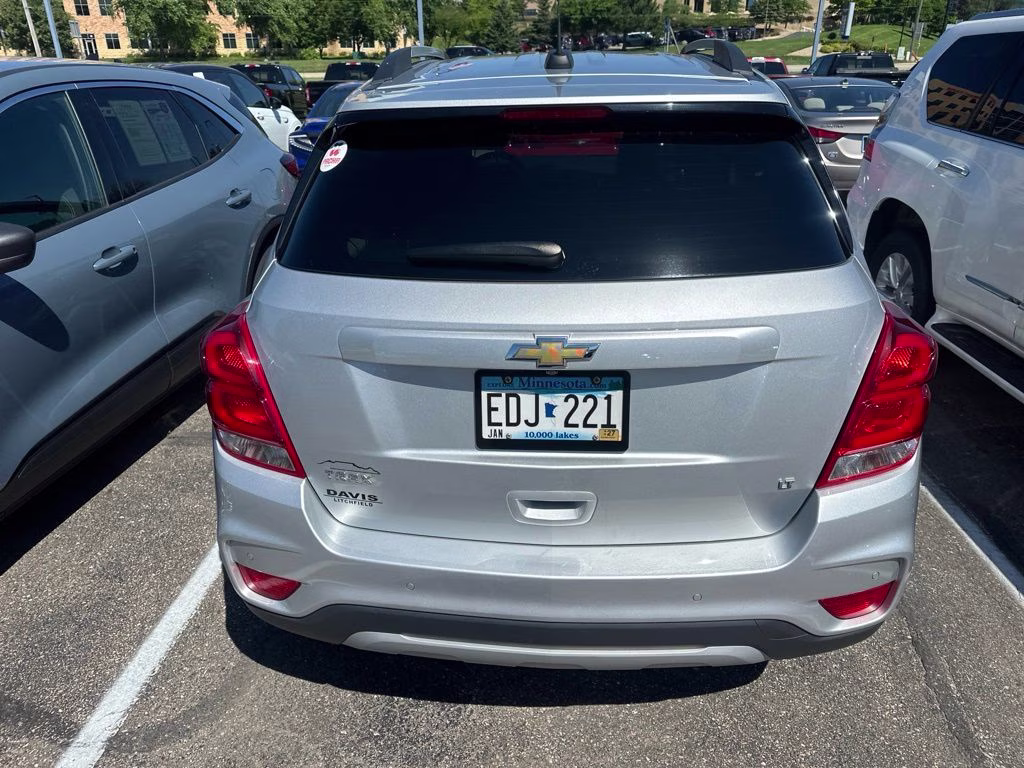 2019 Silver Ice Metallic Chevrolet Trax LT w/Convenience & Driver Confidence Pkgs FWD SUV