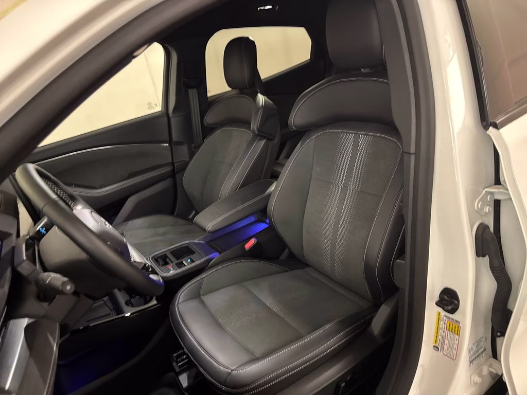 2025 Star White Metallic Tri-Coat Ford Mustang Mach-E GT AWD SUV