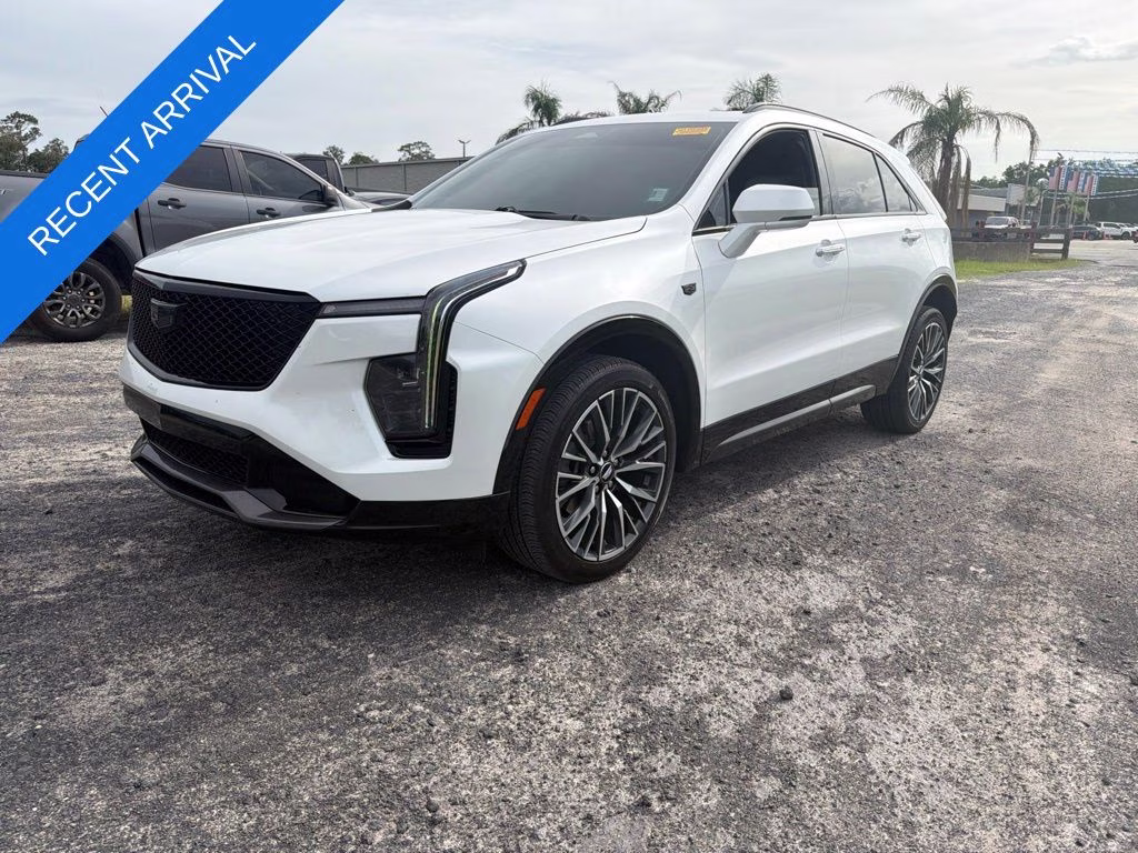 2024 Crystal White Tricoat Cadillac XT4 Sport FWD SUV