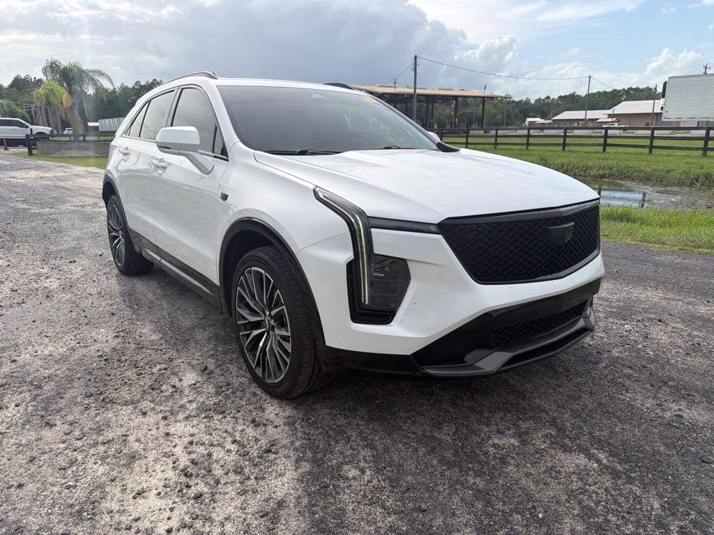 2024 Crystal White Tricoat Cadillac XT4 Sport FWD SUV