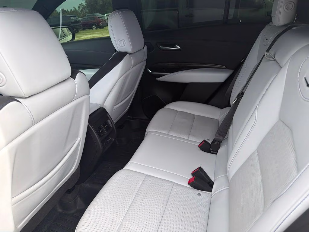 2024 Crystal White Tricoat Cadillac XT4 Sport FWD SUV