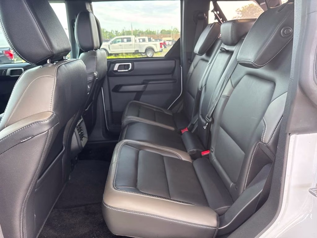 2025 Oxford White Ford Bronco Outer Banks 4X4 SUV
