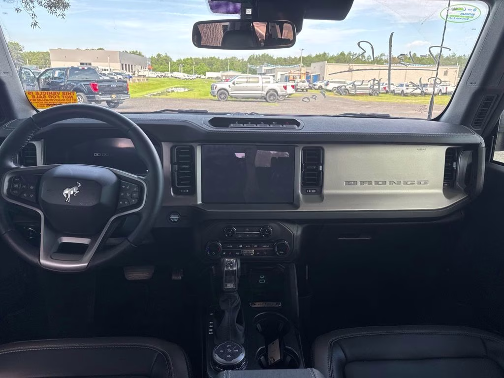 2025 Oxford White Ford Bronco Outer Banks 4X4 SUV