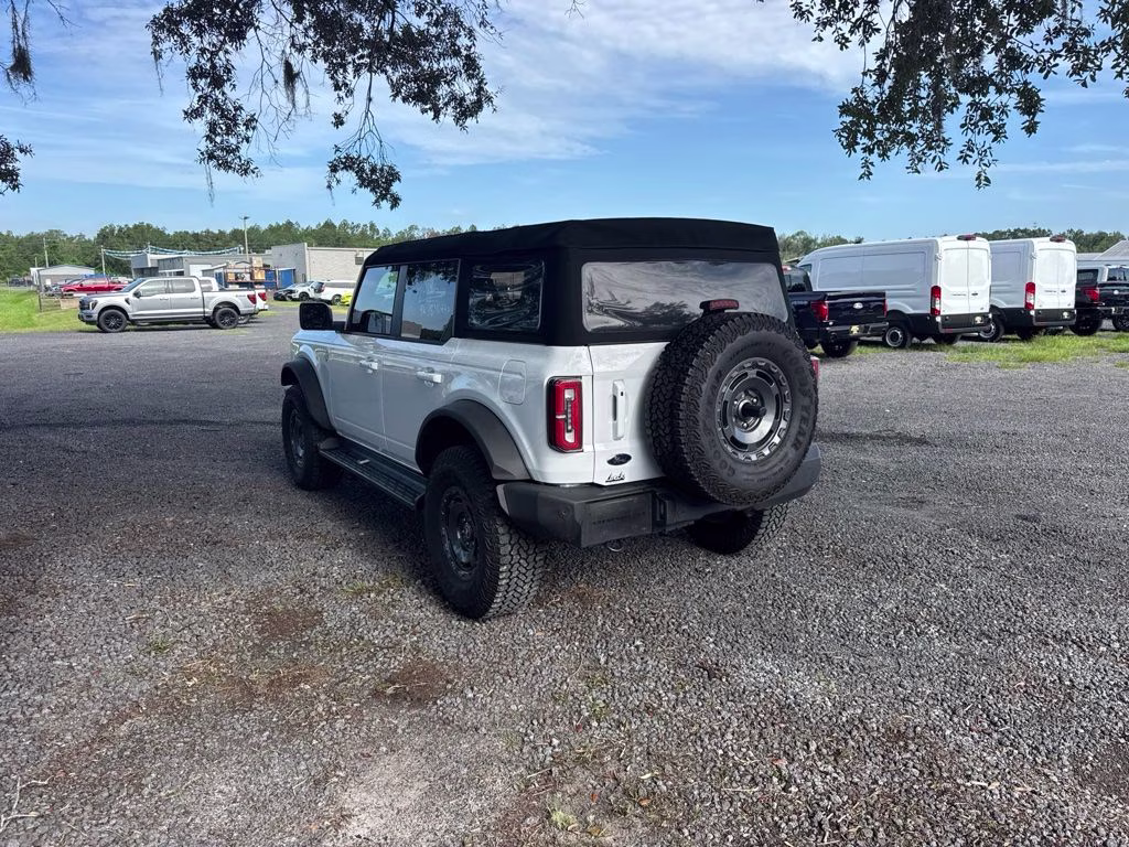2025 Oxford White Ford Bronco Outer Banks 4X4 SUV