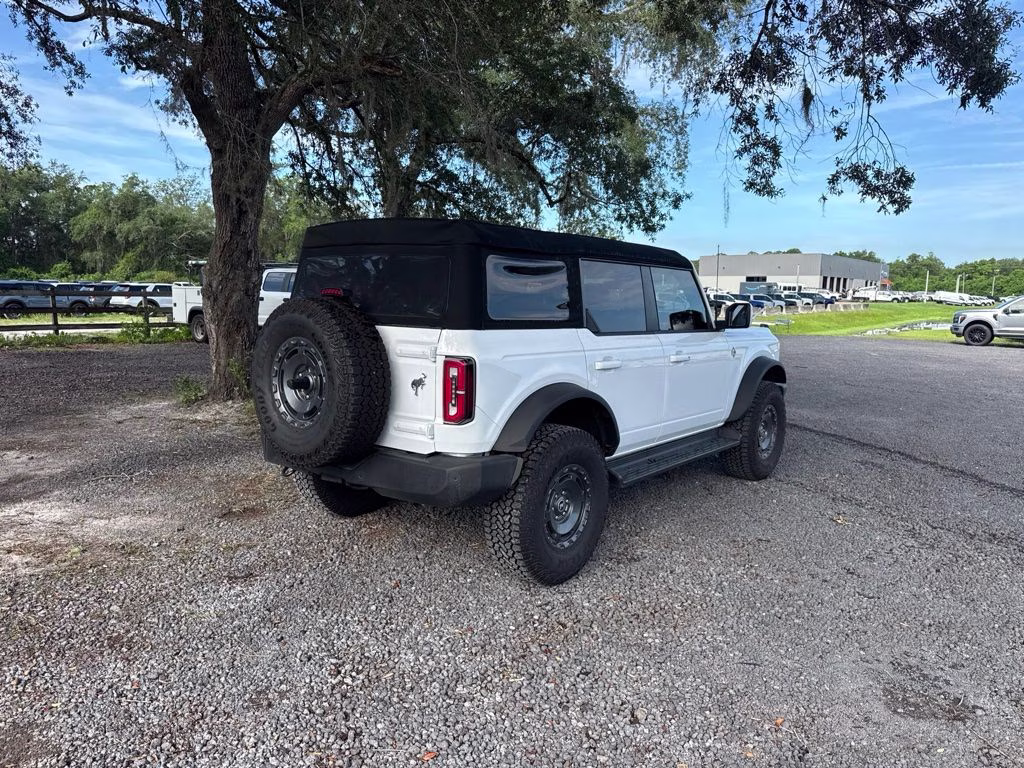 2025 Oxford White Ford Bronco Outer Banks 4X4 SUV