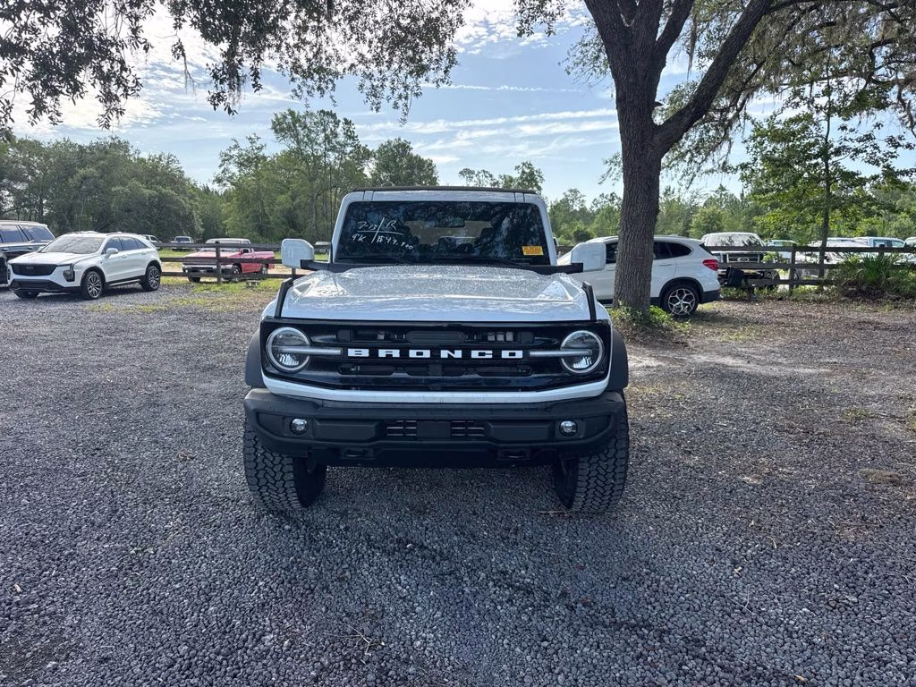 2025 Oxford White Ford Bronco Outer Banks 4X4 SUV