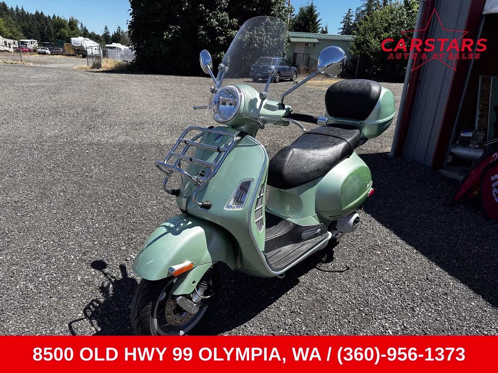 2006 Teal Vespa Grandturismo 200 Scooter