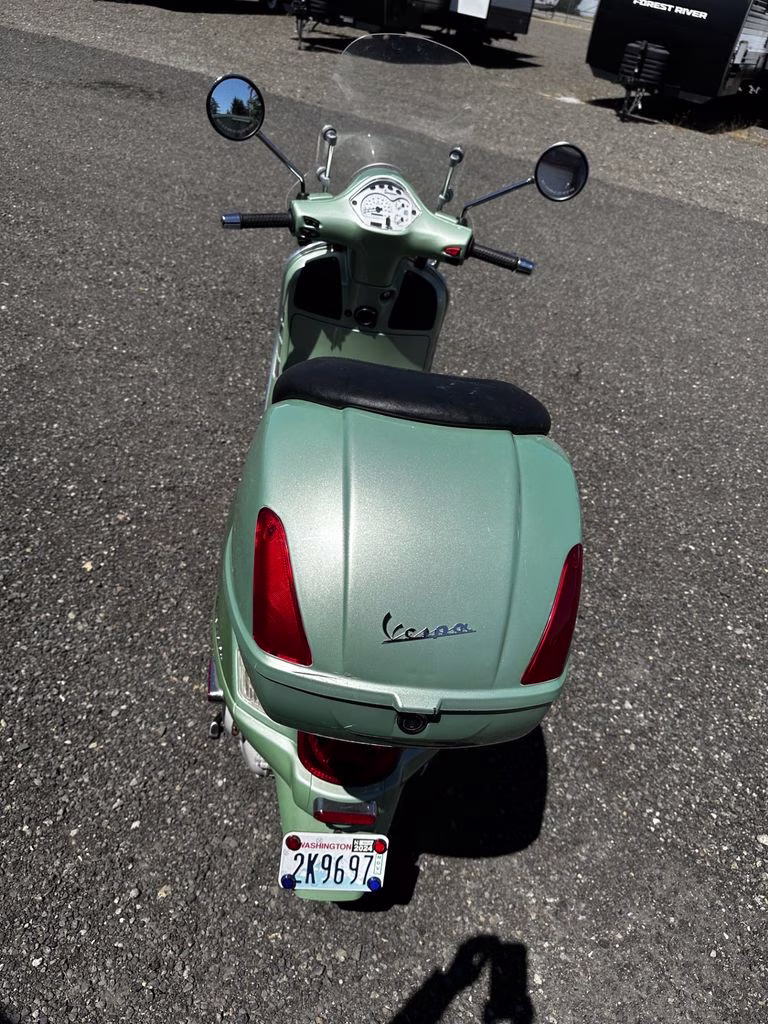 2006 Teal Vespa Grandturism Scooter