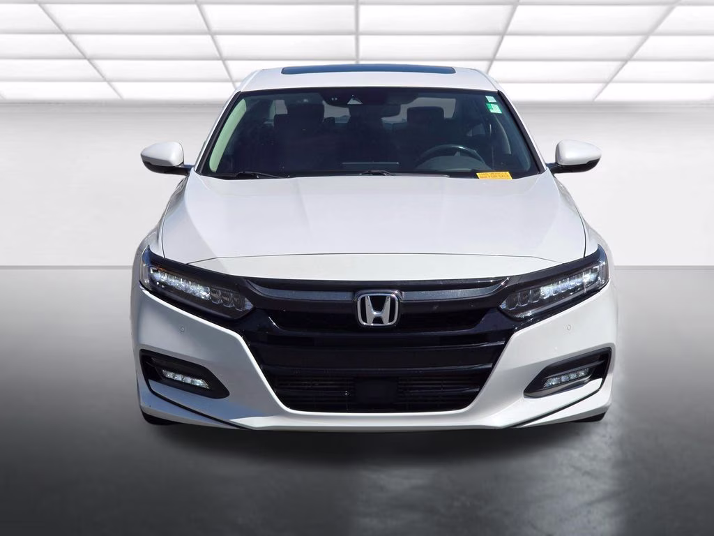 2018 Platinum White Pearl Honda Accord Touring 2.0T FWD Sedan