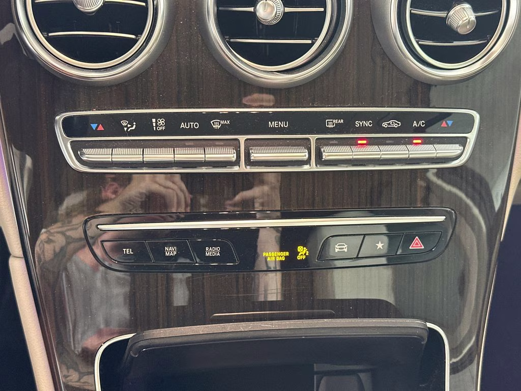 2022 Mojave Silver Metallic Mercedes-Benz GLC GLC 300 RWD SUV