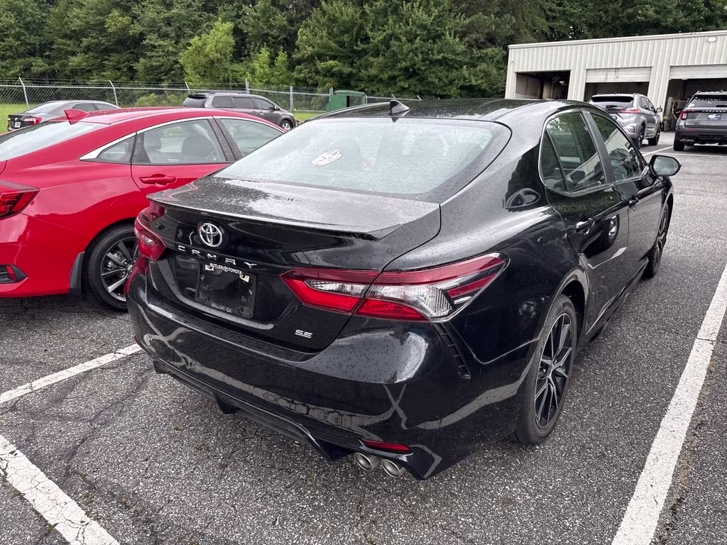 2022 Midnight Black Metallic Toyota Camry SE FWD Sedan