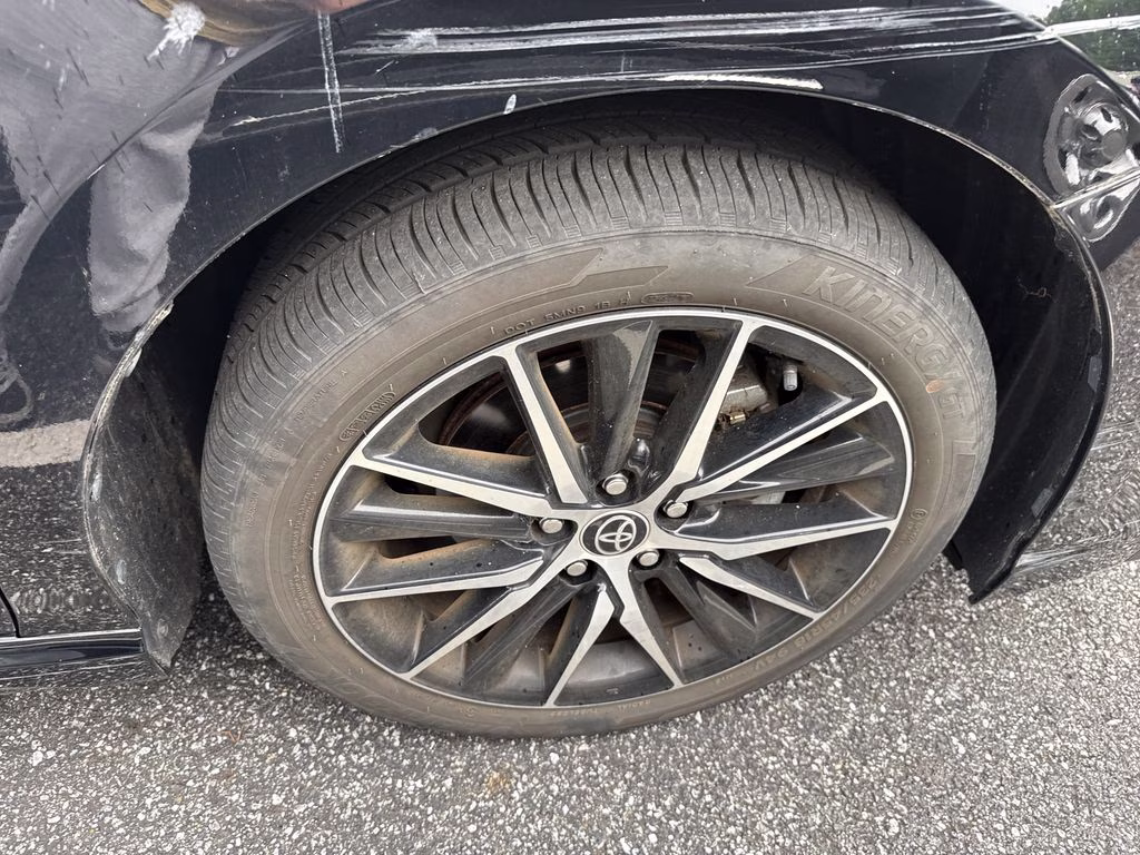 2022 Midnight Black Metallic Toyota Camry SE FWD Sedan