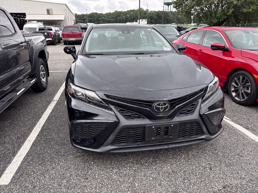 2022 Midnight Black Metallic Toyota Camry SE FWD Sedan