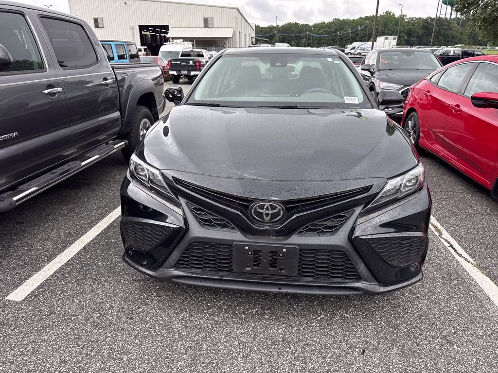 2022 Midnight Black Metallic Toyota Camry SE FWD Sedan