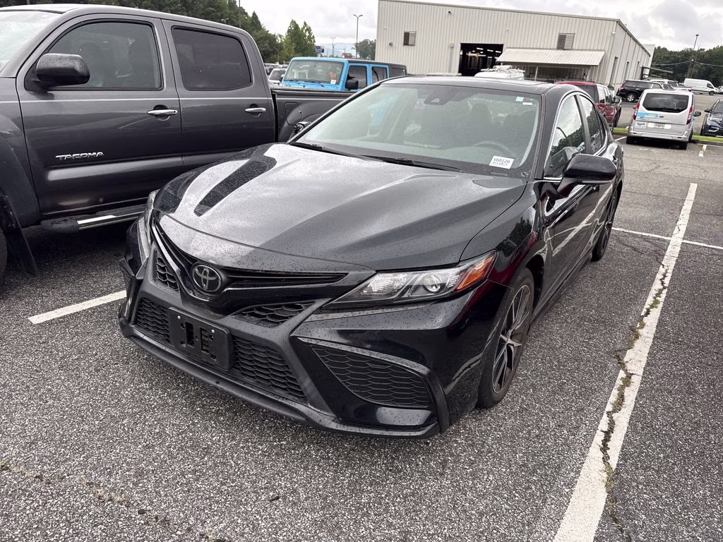 2022 Midnight Black Metallic Toyota Camry SE FWD Sedan