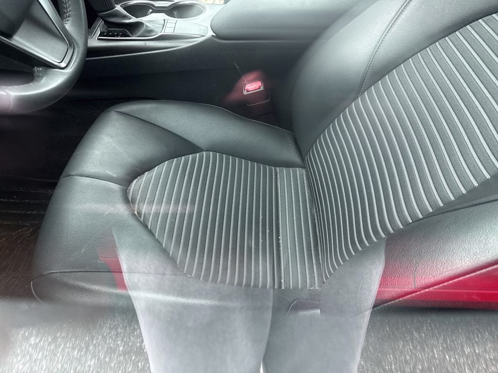2022 Midnight Black Metallic Toyota Camry SE FWD Sedan