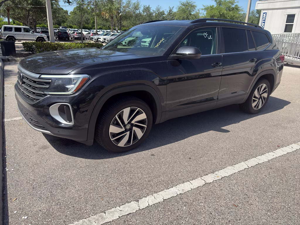 2025 Deep Black Pearl Volkswagen Atlas 2.0T SE w/Technology FWD SUV
