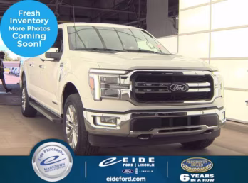 2024 Star White Metallic Tri-Coat Ford F-150 Lariat 4X4 Truck