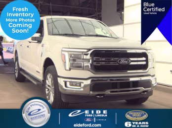 2024 Star White Metallic Tri-Coat Ford F-150 Lariat 4X4 Truck