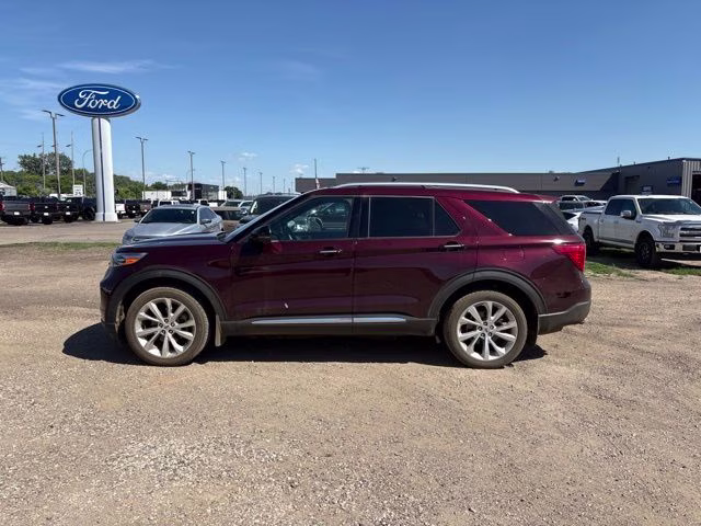 2022 Burgundy Ford Explorer Platinum 4X4 SUV