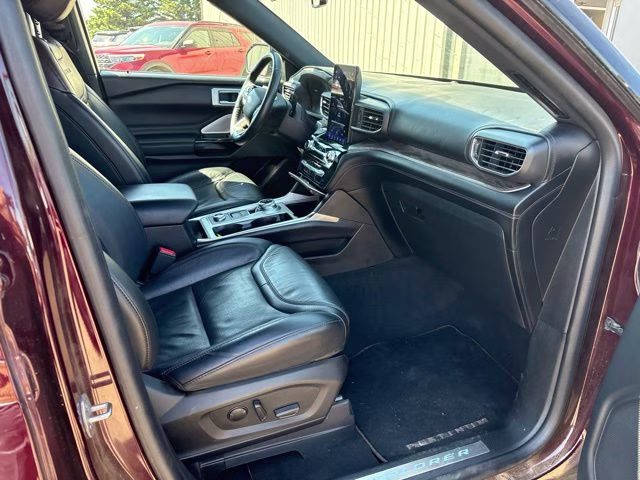 2022 Burgundy Ford Explorer Platinum 4X4 SUV