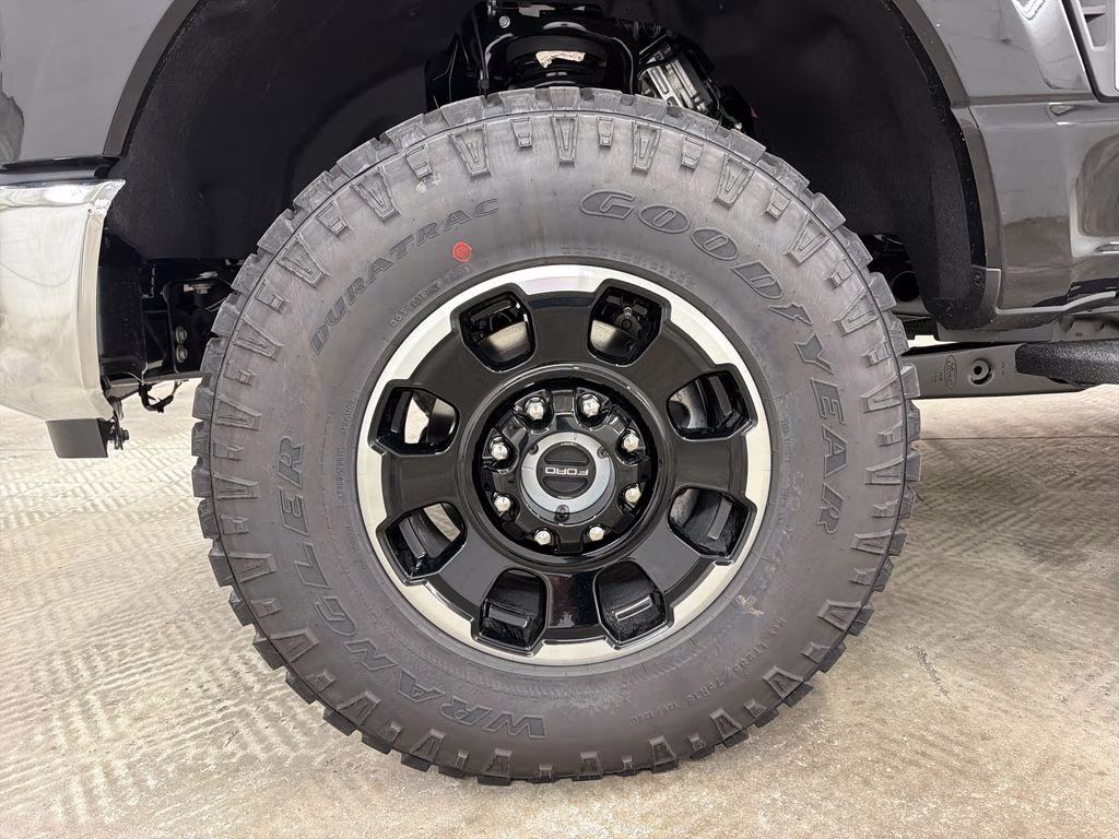 2026 AGATE BLACK Ford Super Duty F-250 SRW Lariat Tremor 4X4 Truck