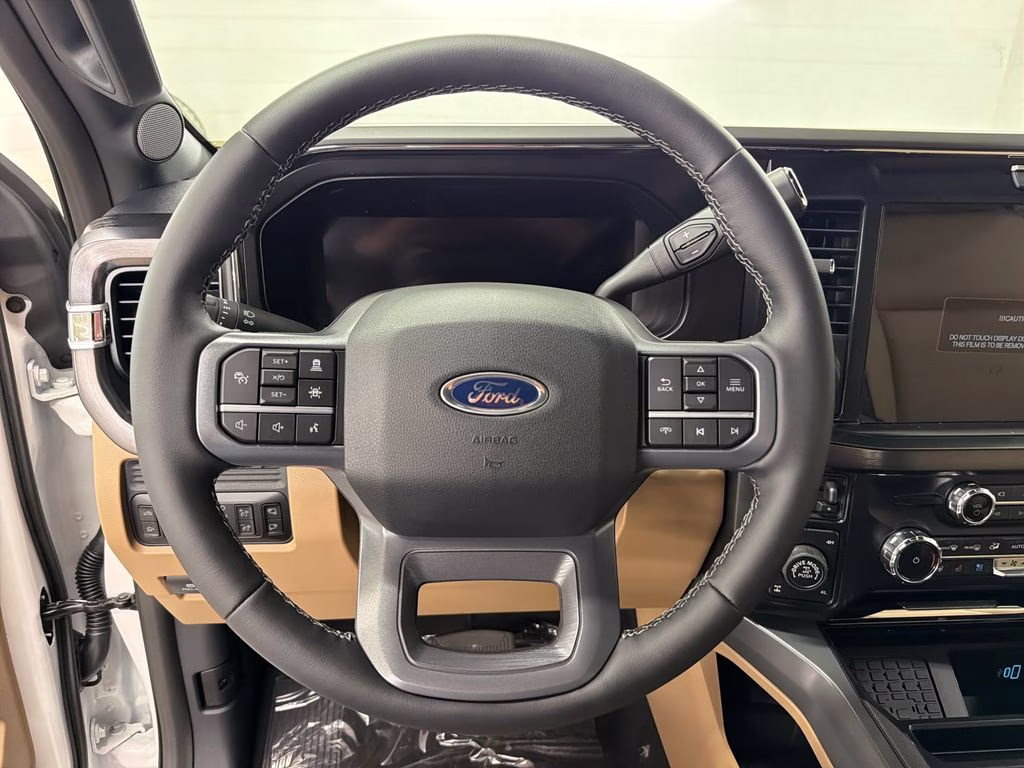 2026 STAR WHITE Ford Super Duty F-250 SRW Lariat Tremor 4X4 Truck